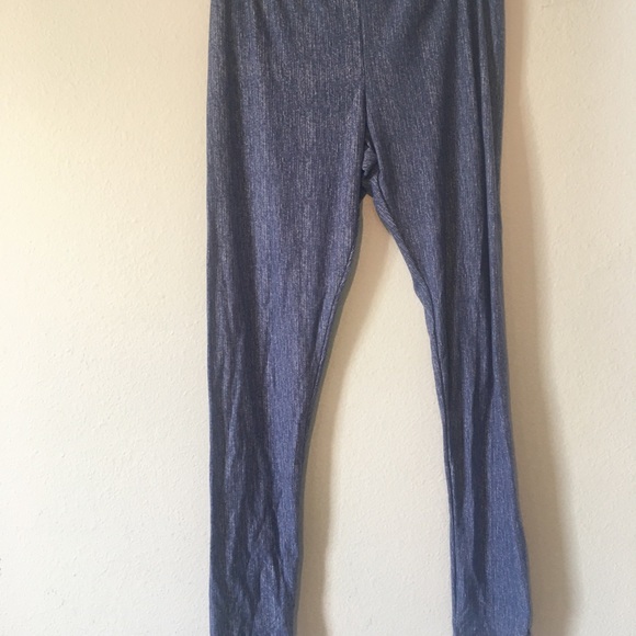 Forever Me. Girls Three Piece Outfit. Includes a Matching Hair Tye. NWT. - Picture 3 of 5